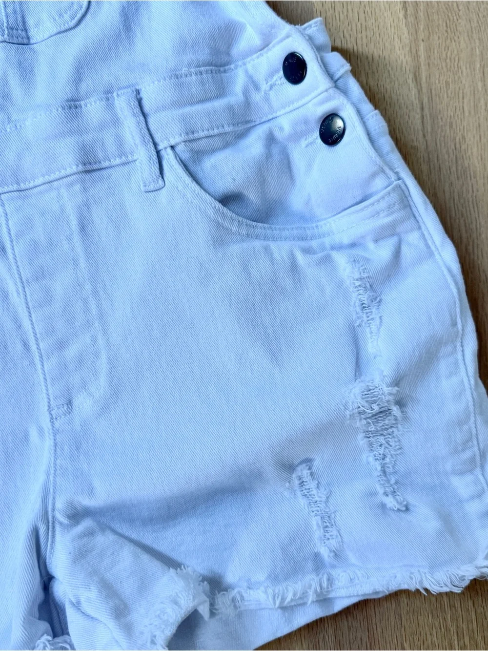 VENUS distressed white